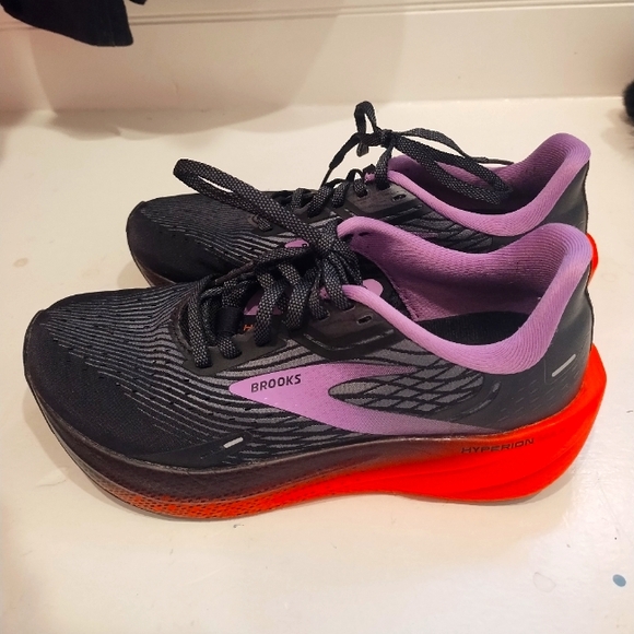 Brooks Hyperion Max, worn once! - Picture 3 of 5